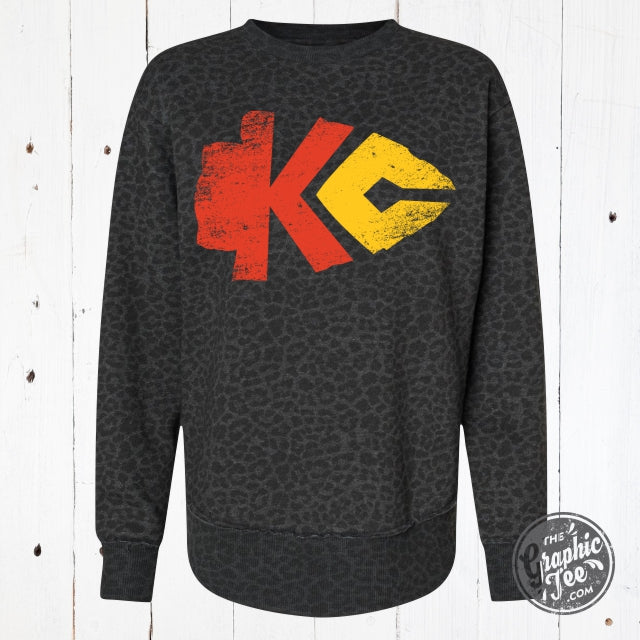 *WHOLESALE* KC Arrowhead Black Leopard Women's Curved Hem Crewneck Sweatshirt