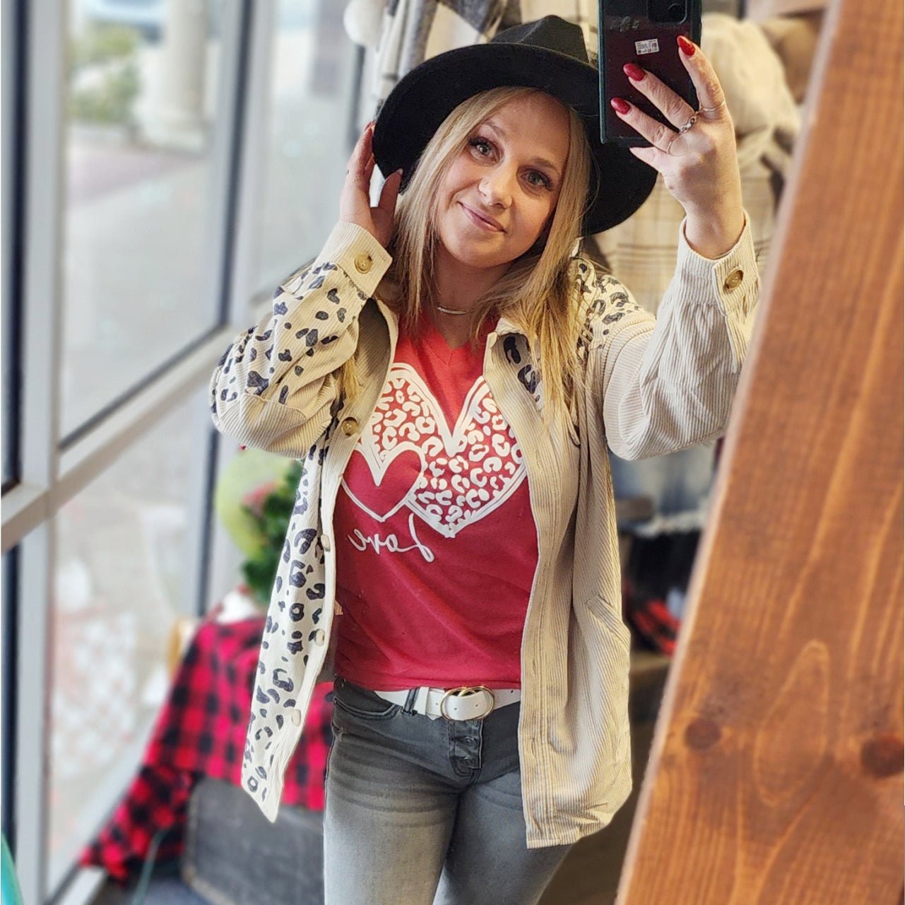 *WHOLESALE* Cheetah Heart Love V Neck Short Sleeve Heather Red Tee - The Graphic Tee